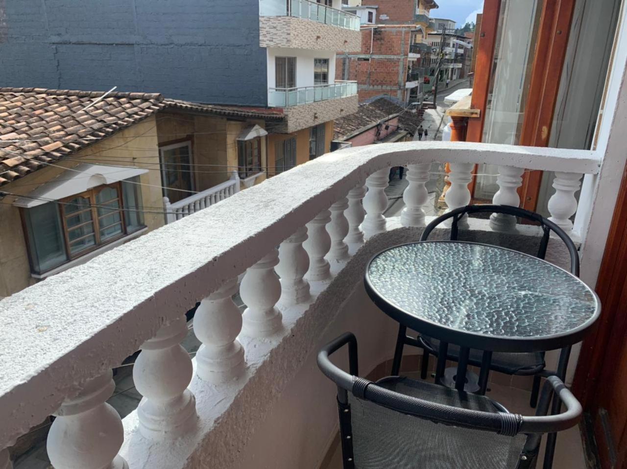 Hotel Alcatraz Yarumal Rum bild